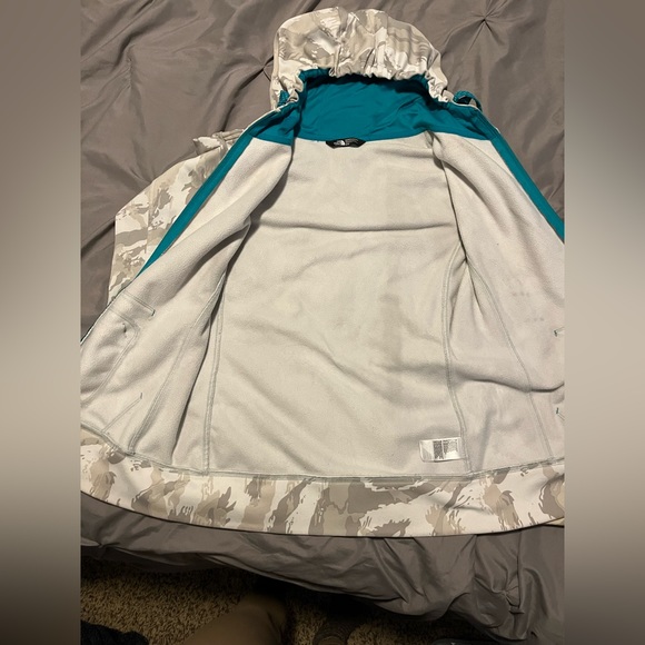 The North Face Full Zip Gray/white camo with teal blue detailing. - Picture 4 of 7
